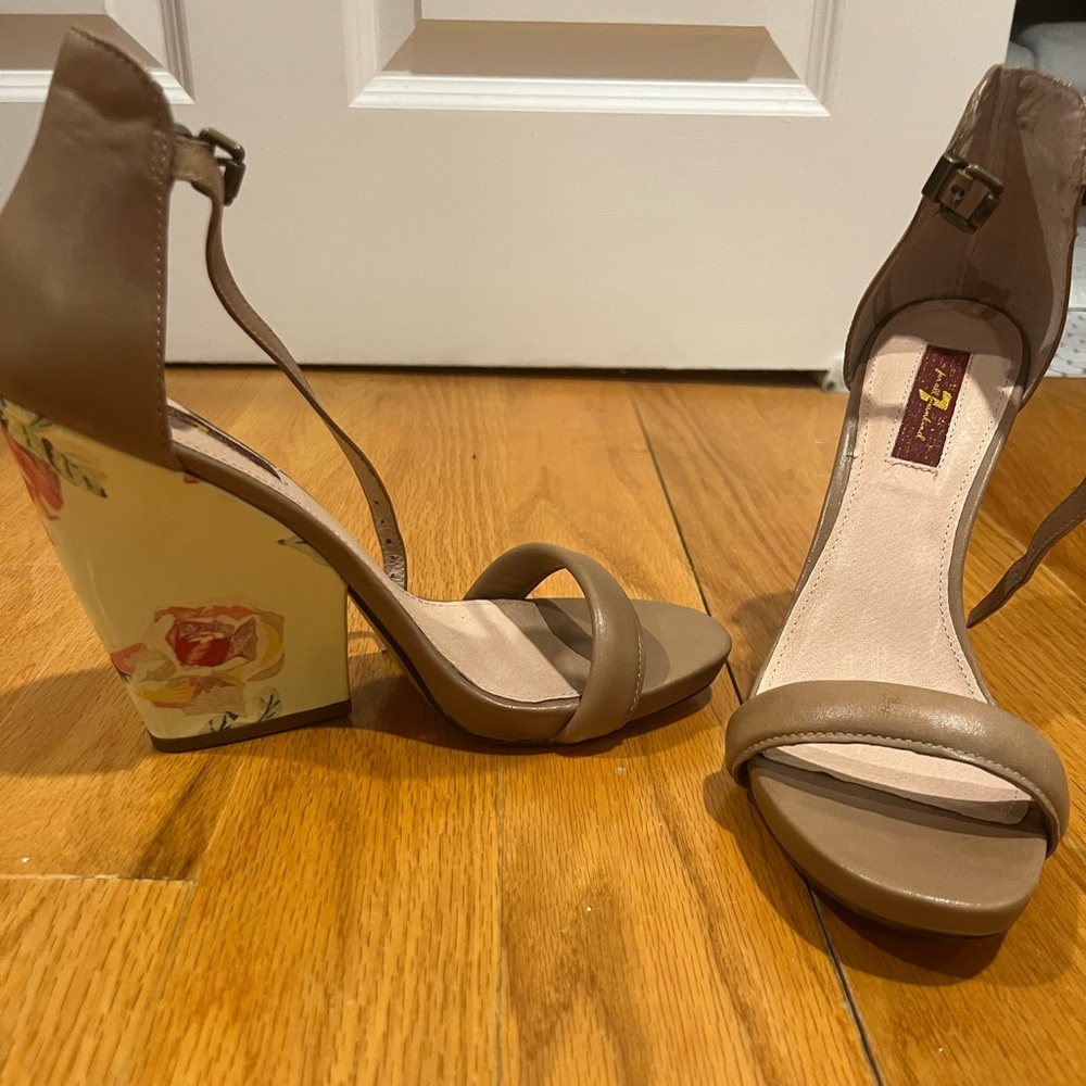 7 For All Mankind sandals with floral heel
